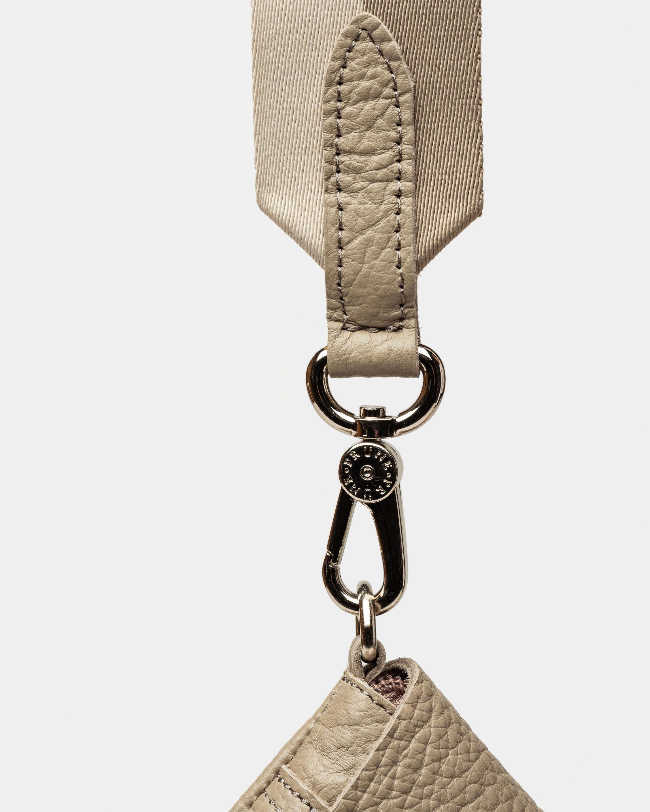 MORRAL NINA EN CUERO GRANEADO