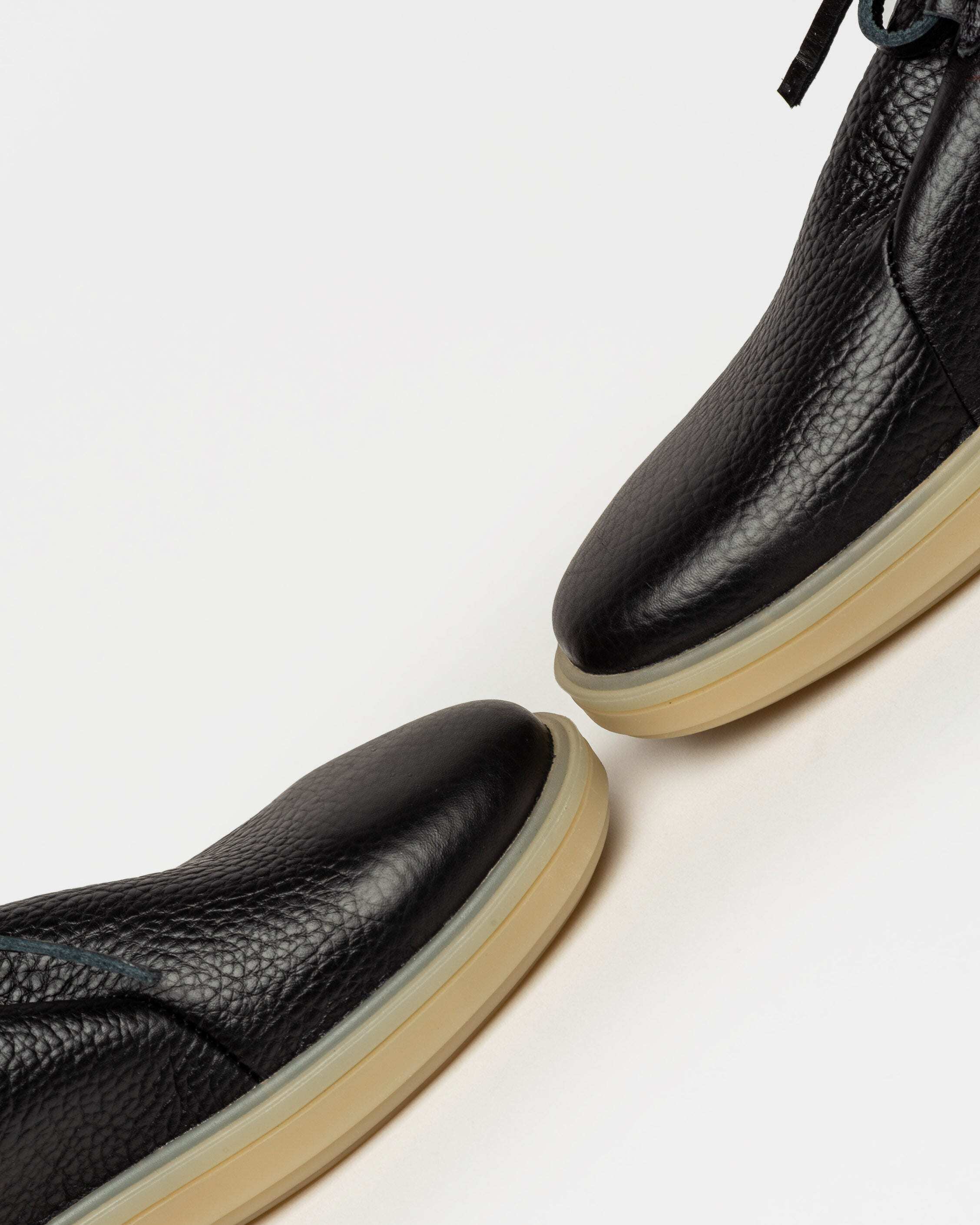 SNEAKER REBECCA EN CUERO GRANEADO