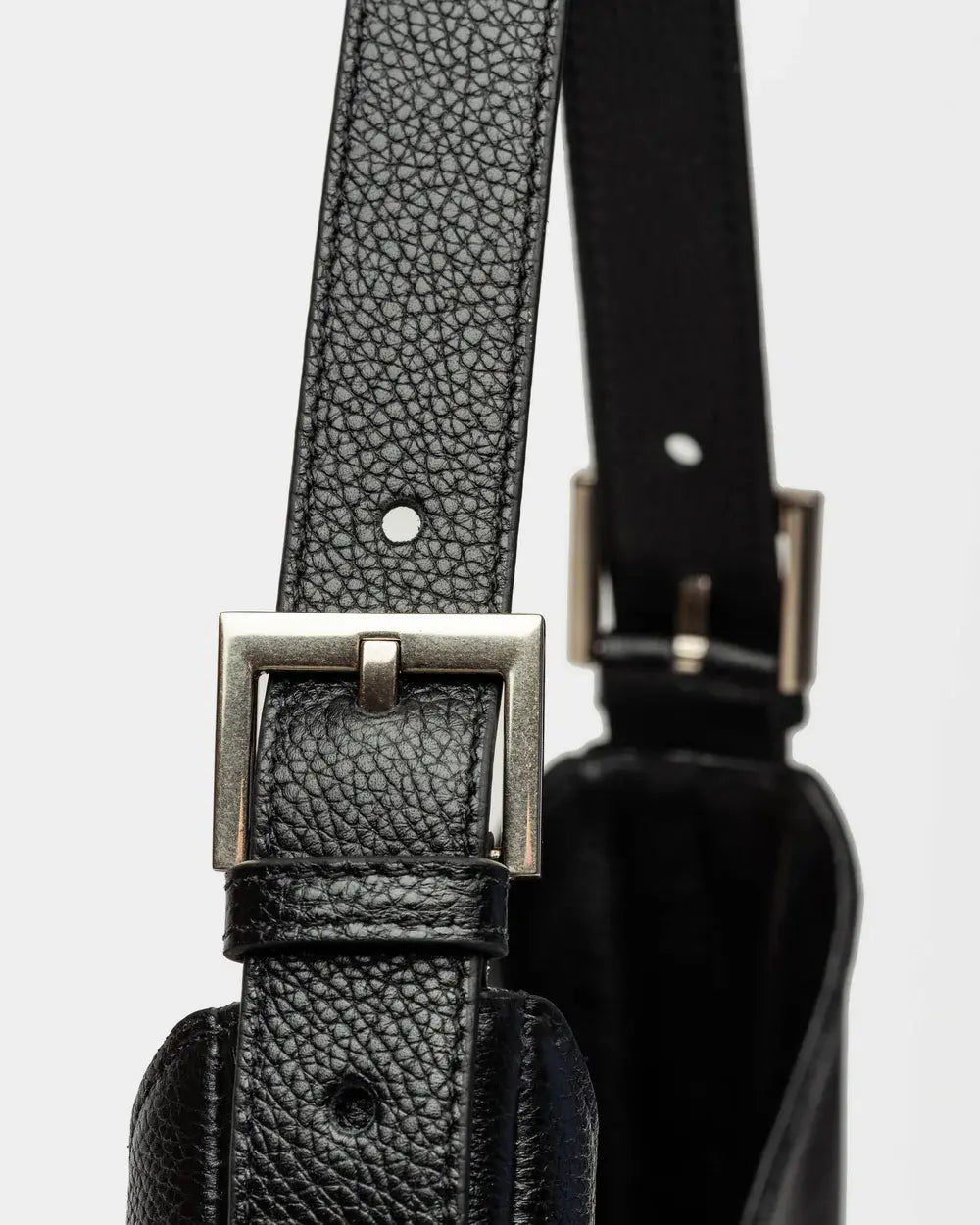 BOLSO SIGNATURE EN CUERO GRANEADO