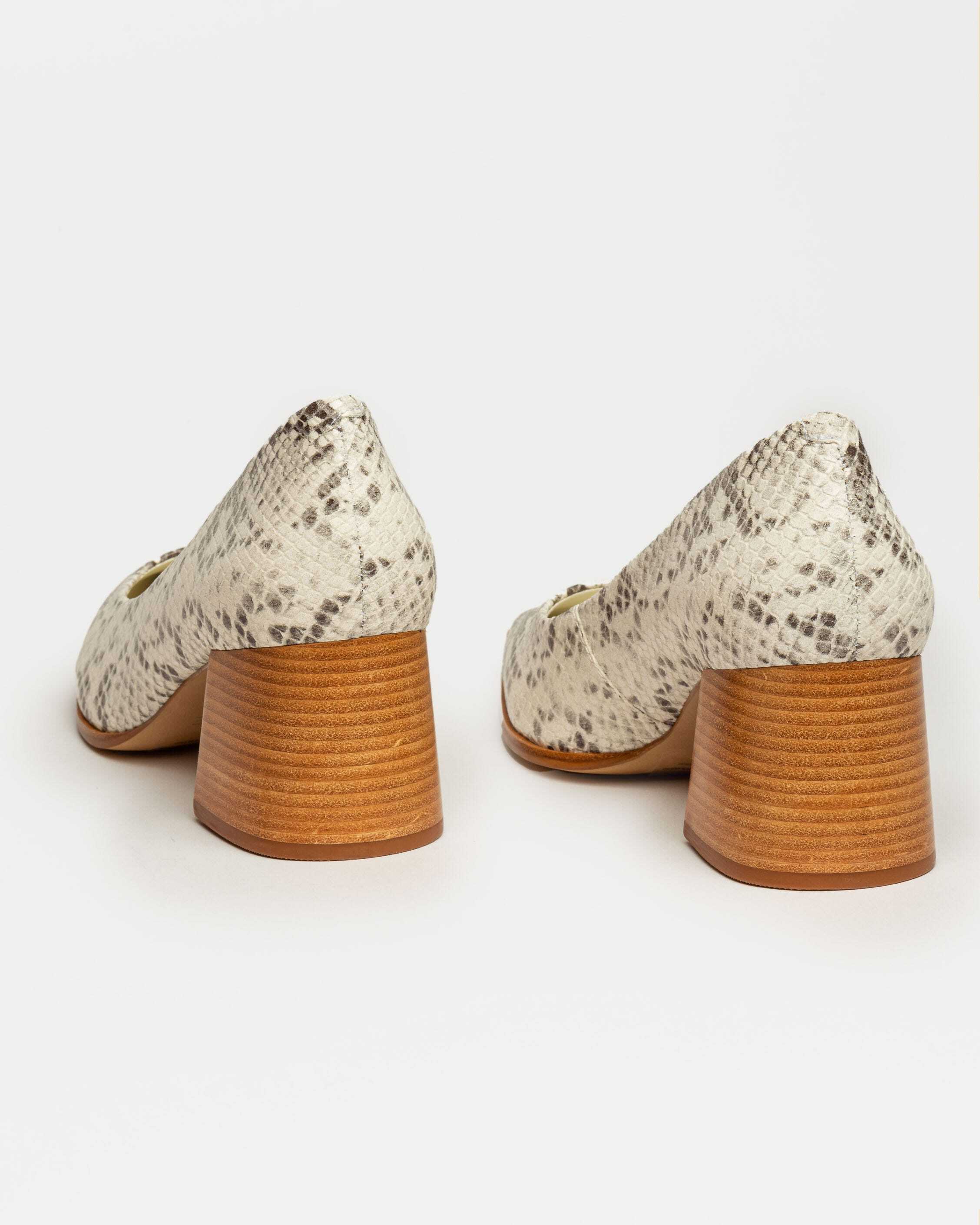 STILETTO EVA EN CUERO SNAKE PRINT