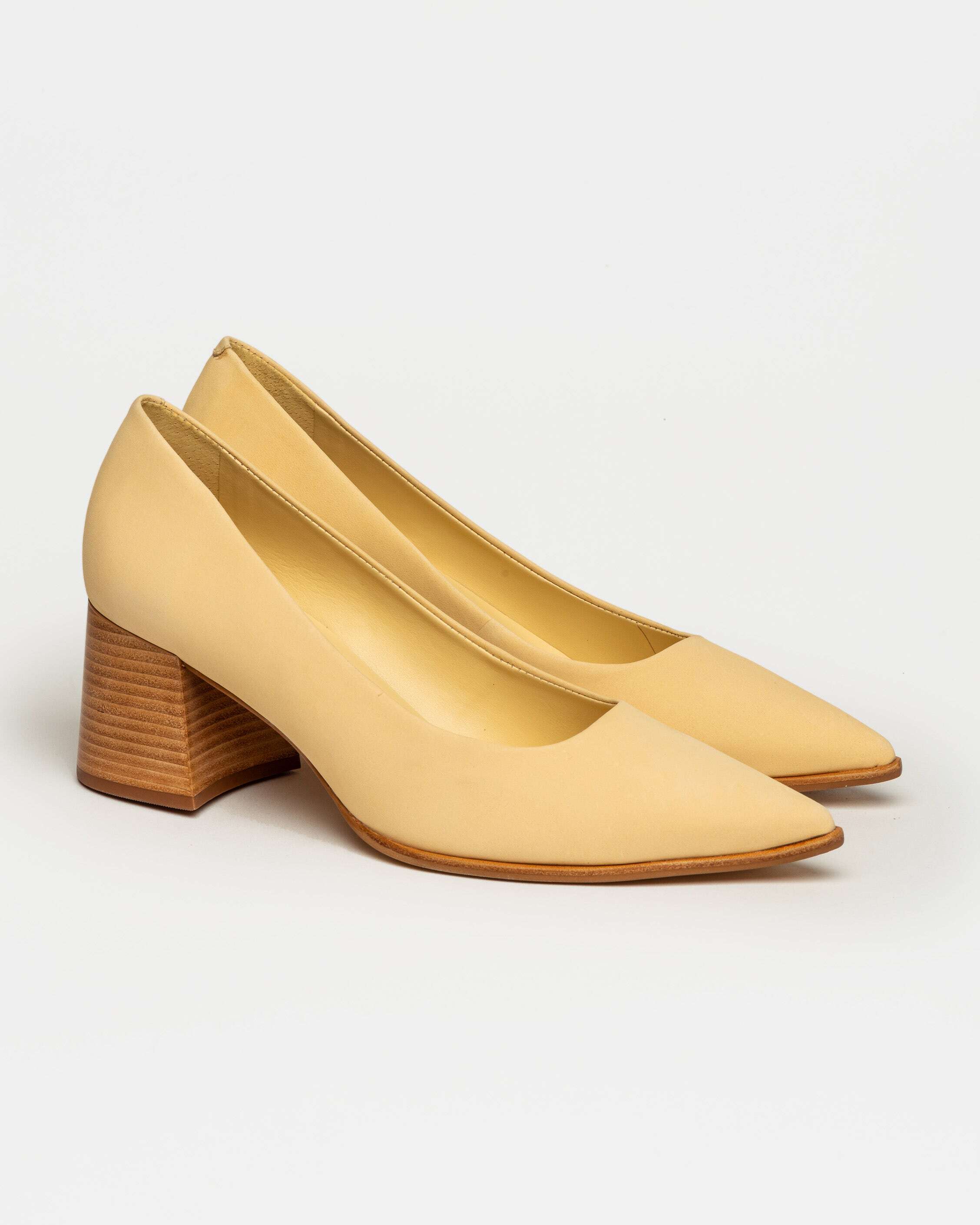 STILETTO EVA EN CUERO NOBUK
