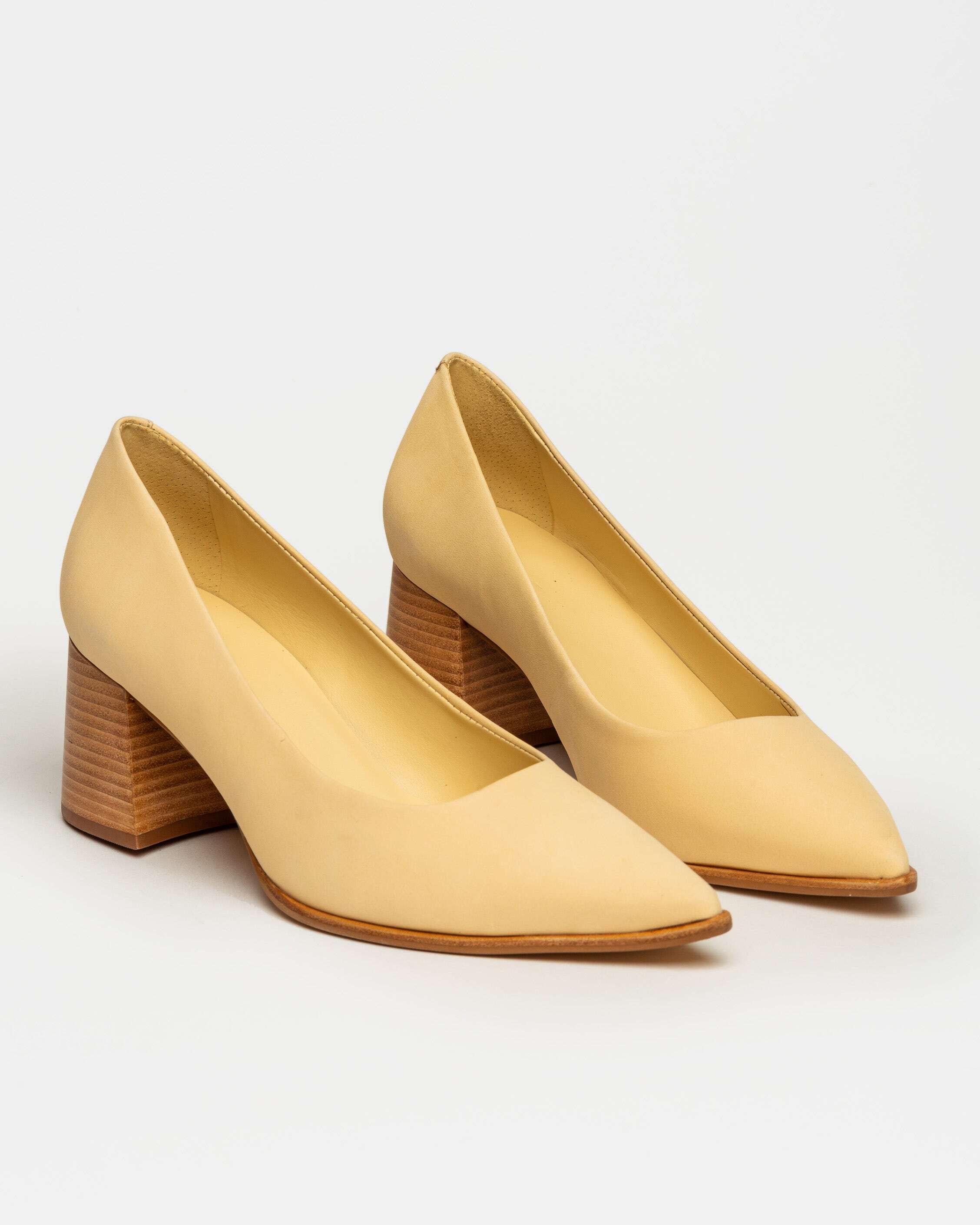STILETTO EVA EN CUERO NOBUK